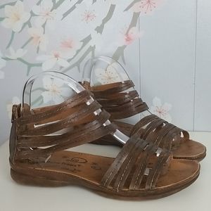 bare traps reatha woven sandals